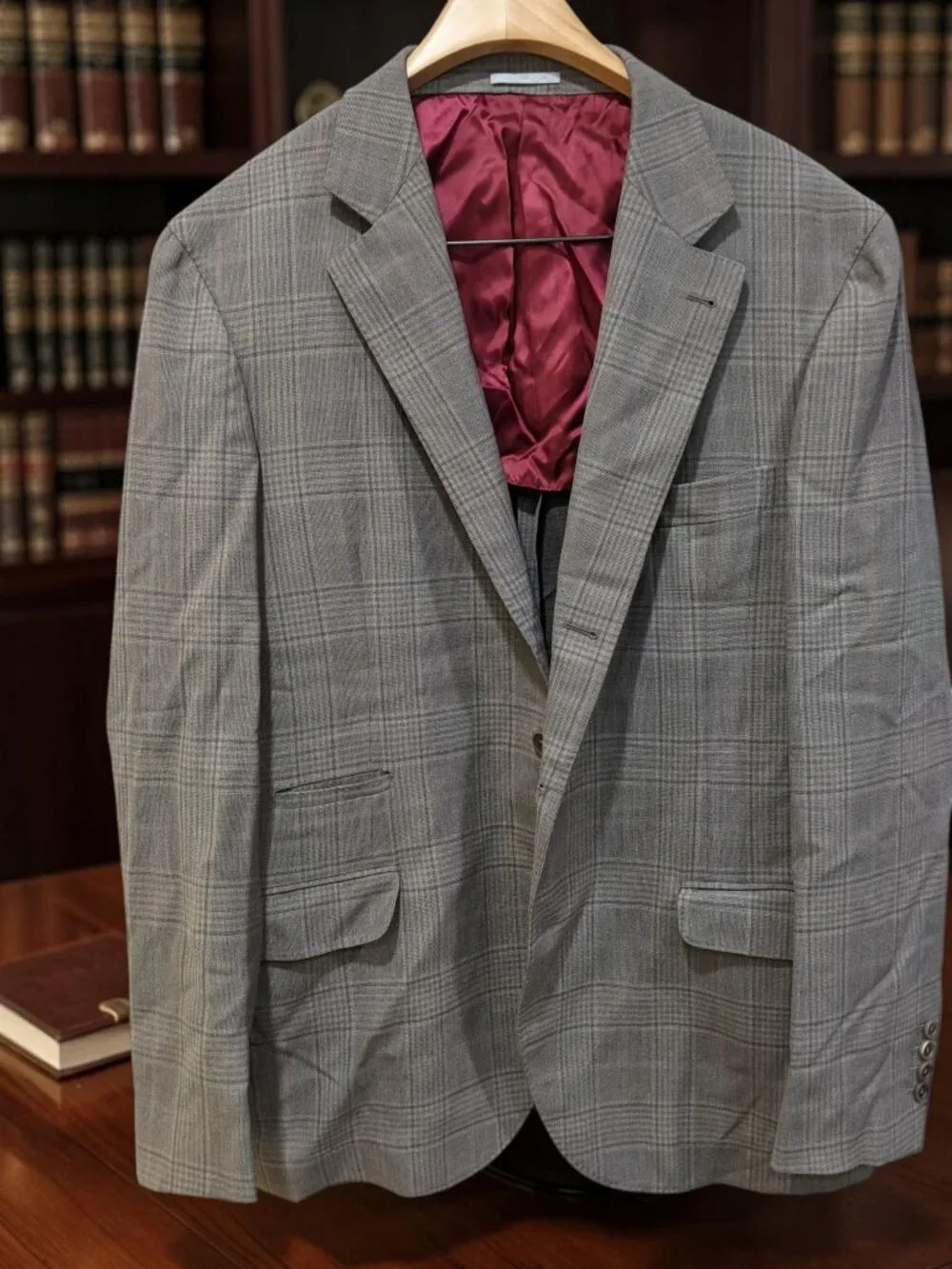 Brunello Cucinelli Gray/Salmon Plaid Blazer Size 56 100% Linen. Display Model